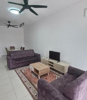 Kampung Jelatang House | LuQ's Homestay