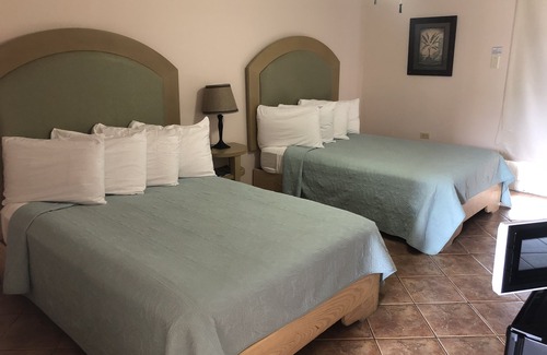 La Pared Hotel | Luquillo Sunrise beach Inn