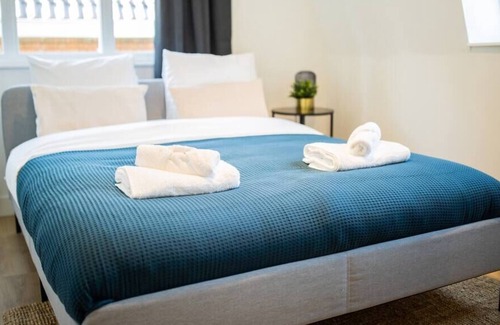 De Bilt Apartment | Luscious 1 Bed Serviced Apartment 65m2 -ESS38L-