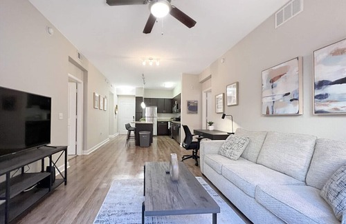 Carver City - Lincoln Gardens Apartment | Lush Courtyard Views with Luxury Amenities in Westshore