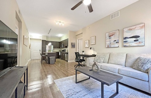 Carver City - Lincoln Gardens Apartment | Lush Courtyard Views with Luxury Amenities in Westshore