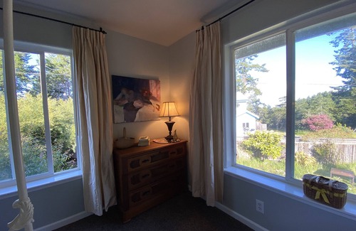 Shelter Cove House | Lush, cozy cottage with ocean views