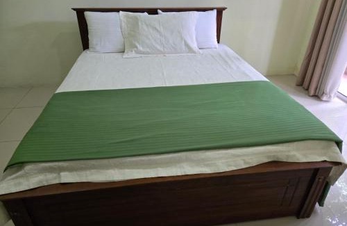 Thalawatugoda Apartment | Lush Lakeside Nature's Nook