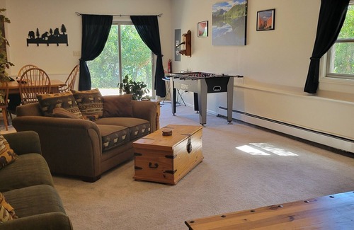 Southwest Colorado Springs House | Lush setting, minutes to downtown Colorado Springs