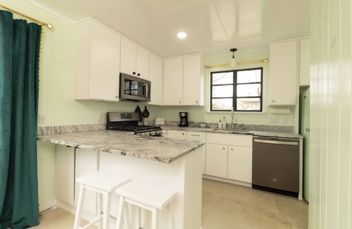 Bloomington House | Lustrous Lustron