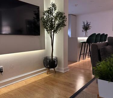 Liberton Apartment | Lux 2 Bedroom Ground Floor Apartment