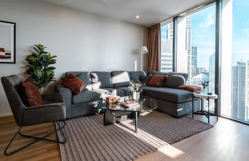 Brisbane Central Business District Apartment | Lux 35th floor 2br 2bath, Infinity pool, Gym, Wifi