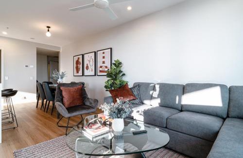Brisbane Central Business District Apartment | Lux 35th floor 2br 2bath, Infinity pool, Gym, Wifi