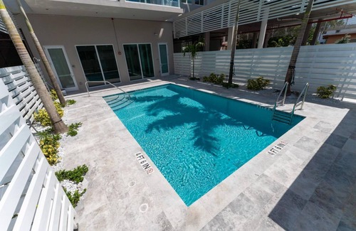 Highland Garden Apartment | Lux 3BR City-View Retreat in Hollywood, 4th Floor