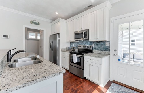 East Ocean View House | Lux 5BR Beach Home Sleeps 10 Family Ready