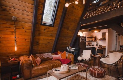 Upper Moonridge Cabin | Lux Boho A-Frame Cabin Serene 4 min to Ski