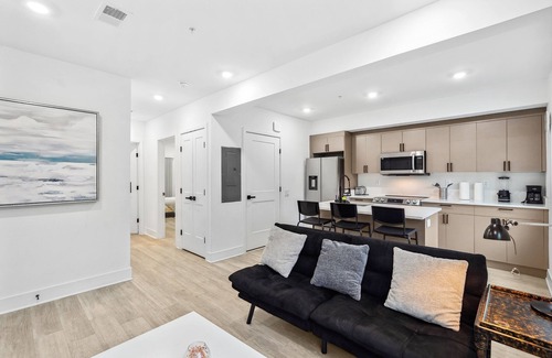 Brookland Bed & Breakfast | LUX Brookland Retreat | Close to Shops Restaurants