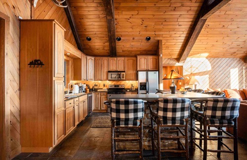 Windham Ski Chalet | Lux Chalet-Ski View. 2 Fireplaces. Pool. Hot Tub. Sauna. 5 min from Windham Ski