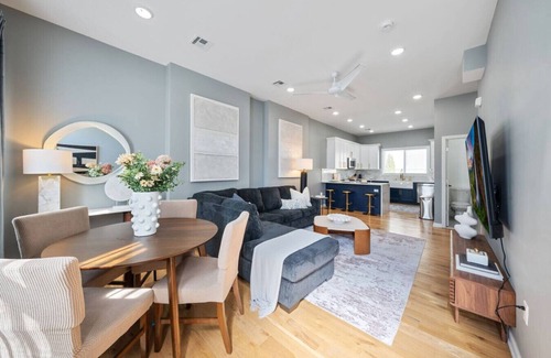 The Heights Apartment | Lux Condo 20 mins from Times Sq. With NYC Vistas
