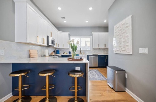 The Heights Apartment | Lux Condo 20 mins from Times Sq. With NYC Vistas