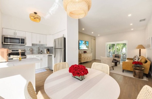 West Avenue Condo | Lux Designer Apt | 2BR/2BA in Heart of Miami Beach