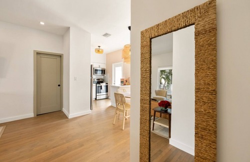 West Avenue Condo | Lux Designer Apt | 2BR/2BA in Heart of Miami Beach