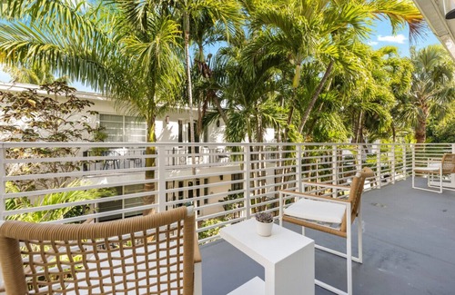 West Avenue Condo | Lux Designer Apt | 2BR/2BA in Heart of Miami Beach