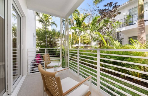 West Avenue Apartment | Lux Designer Apt 2BR/2BA in the Heart of MIA Beach
