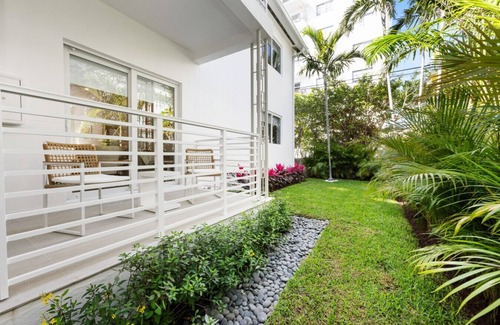 West Avenue Apartment | Lux Designer Apt 2BR/2BA in the Heart of MIA Beach