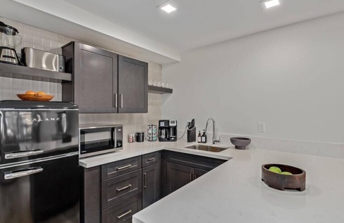 South Scottsdale Condo | LUX Downtown Studio|Balcony|Gym|Old Town