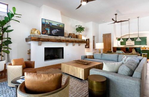 Historic Tennis Club House | LUX - Historic Tennis Club Enclave - King Beds
