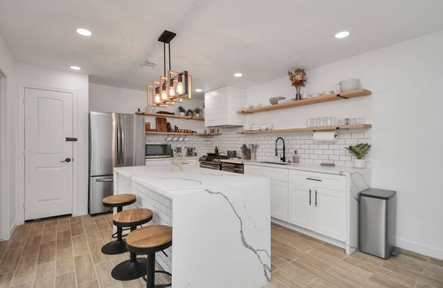Chinatown House | Lux home in the heart of Houston's multicultural Chinatown.