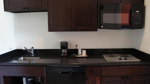 Three Rivers Hotel | Lux Inn and Suites