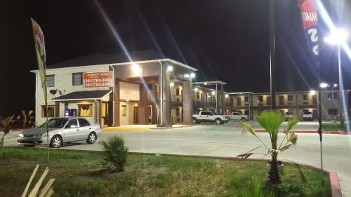 Three Rivers Hotel | Lux Inn and Suites