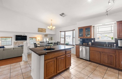 Arrowhead Lakes House | Lux Lake House | Dock, Boat, Pool & Game Room