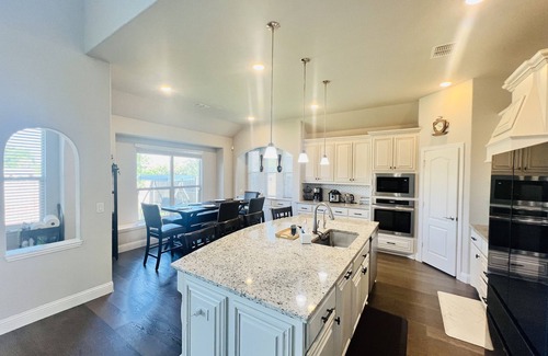 Wylie House | Lux New 5 BR - 135" Theater - Game Rm - Sleeps 14