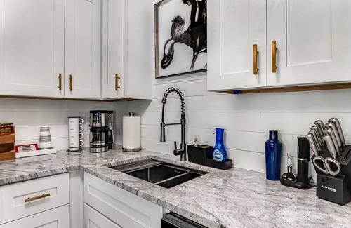 Piedmont Heights House | LUX Piedmont Park Oasis 4 Bed, 2 Bath | Hot Tub | Covered Patio | Outdoor TV