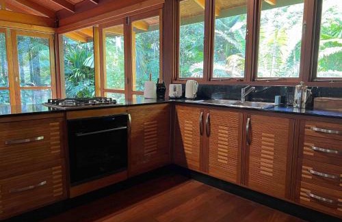 Eubenangee House | Lux rainforest lodge - 2 King bedrooms