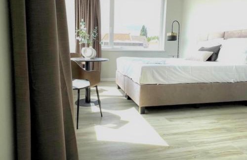 Raamsdonksveer Apartment | Lux Room, Private Bathroom Shared Kitchen
