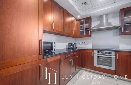 Downtown Dubai Apartment | LUX The Burj Khalifa Fountain View Suite