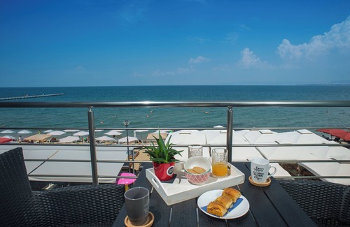 Perea Apartment | LUX VIP APARTMENTS : Studio apartment with sea viewnThe whole apartment
