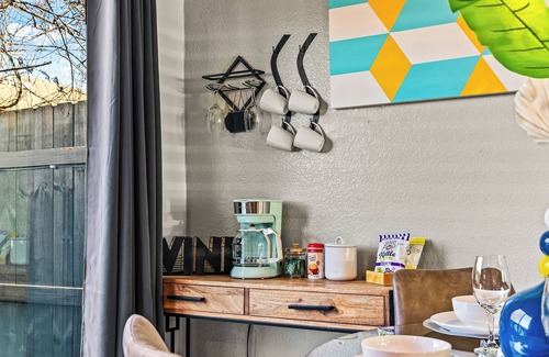 Irving House | Luxe 2-Bedroom Retreat with Top-tier Amenities and 5-Star Comfort!