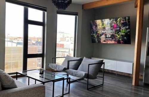 Five Points Apartment | Luxe 2BR condo in Denver's Rino Art District