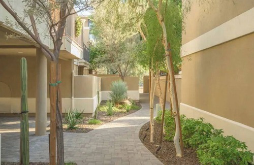 Camelback East House | LUXE 2KingBR|2BTH Biltmore Home w/Private Terrace