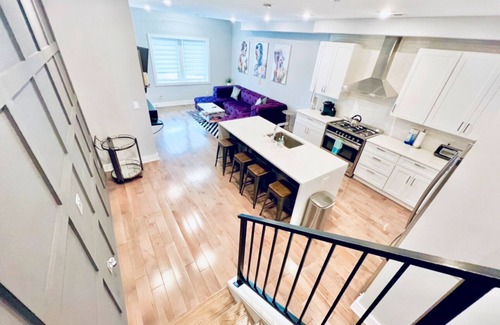 Northeast Condo | Luxe 3BDR Penthouse Rooftop TV+Capitol+Monument Views+Parking Free Cancellation