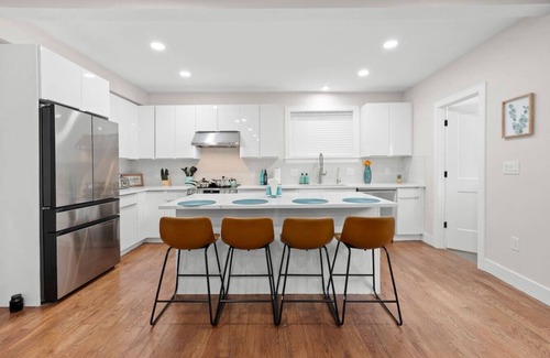 Lower Allston Apartment | Luxe 3BR | Free Parking | Harvard/BU | ROKU TV