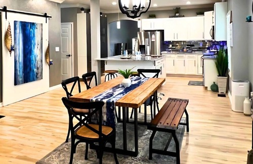 Summerhill House | Luxe 4 Bed ATL Retreat - Pool, Fire, Sauna, Theater
