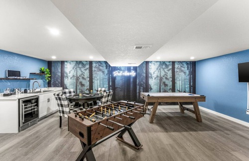 Highlands House | Luxe 5BR Hot Tub Theater Bocce Game Room Pets