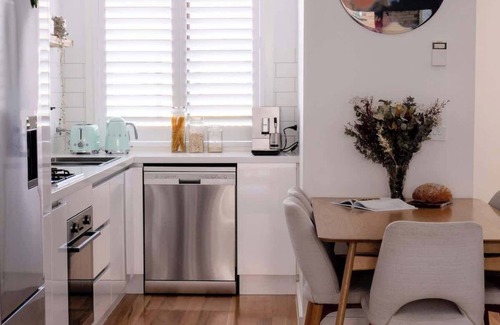 Altona North House | Luxe Altona Haven - Executive 3BR Family Townhouse