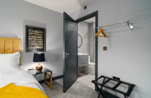 Penarth Apartment | Luxe Apartments, The Moorwell, Secure Parking, - 10mins Cardiff City Ctr
