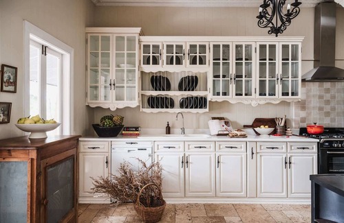 Montville House | Luxe Hinterland Stay, Eastnor at Montville Estate