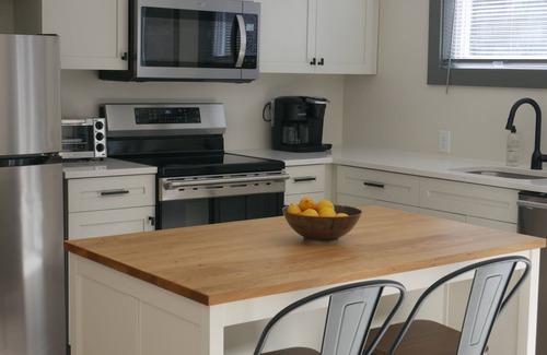Great Barrington Apartment | Luxe Berkshires Ski Retreat w/Fireplace, King Bed, Chef's Kitchen, Washer/Dryer