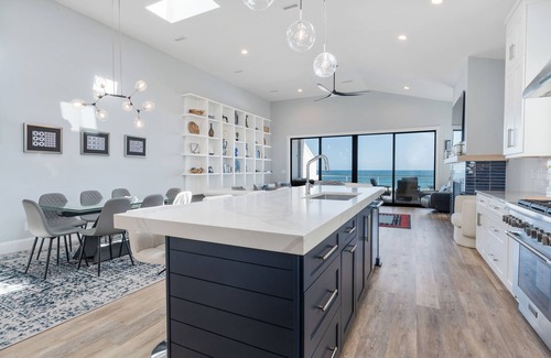 North Carolina Coast House | Luxe Blue- Oceanfront Retreat