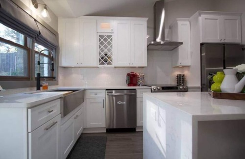 Decatur House | Luxe Bungalow in Downtown Decatur/2BD 2 BA