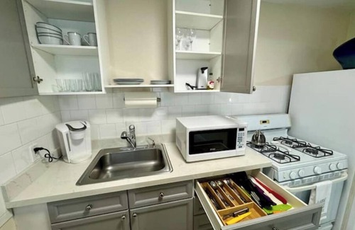 Enterprise House | Luxe Casita 4 mins from Allegiant Stadium & Strip + RV Parking